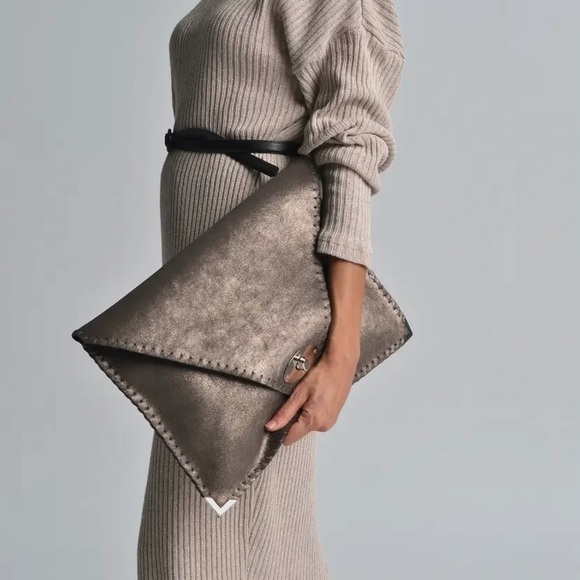 Custom Made Clutches - Picture 6 of 12